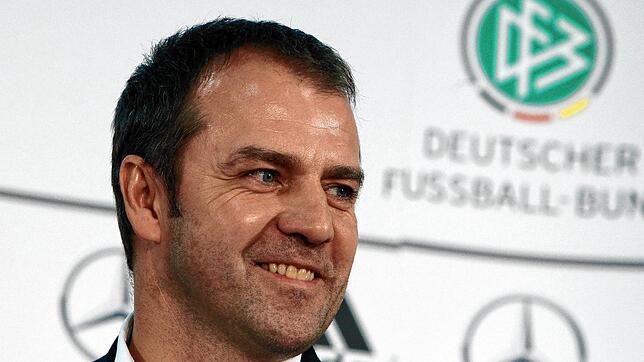 Hansi Flick in seiner Zeit als Co-Trainer der Nationalmannschaft im Jahr 2014. Ab dem Sommer übernimmt der Ex-Bayern-Coach den Posten ...