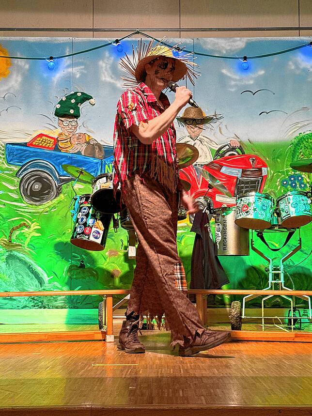 Bild 38: Bunte Fasnacht in Reckingen: Fasnachtsgärtner zeigen, wie man richtig feiert!