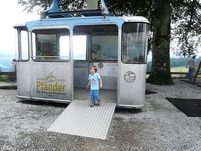 Die Fahrt mit der Pfänderbahn ist für Lennard der Hit.