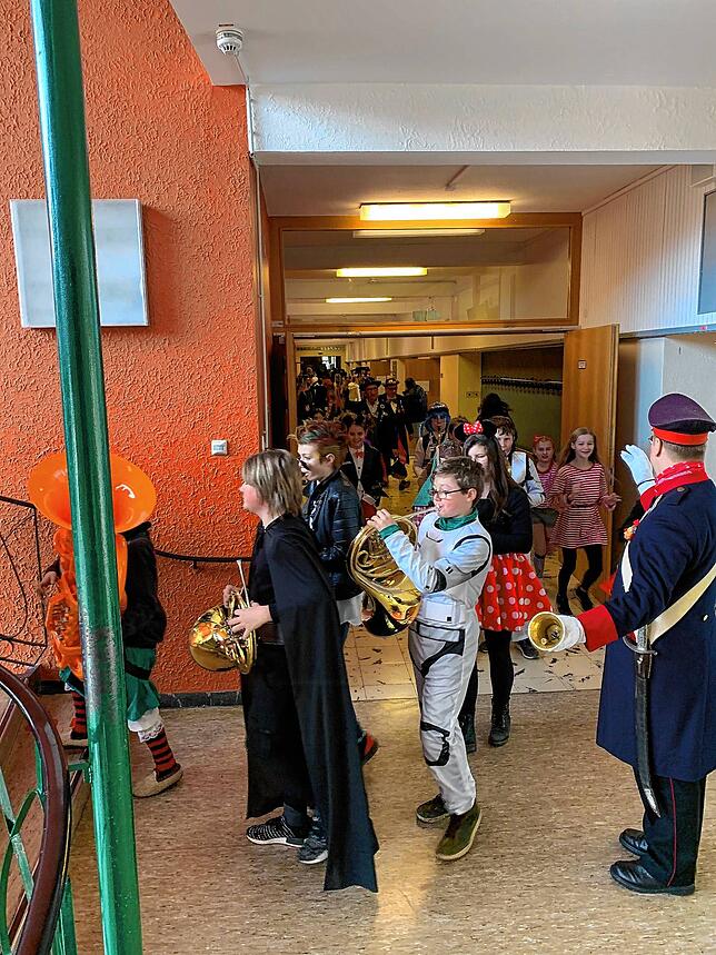 Bild 3: Bilder vom Schmotzigen Donnerstag in Donaueschingen