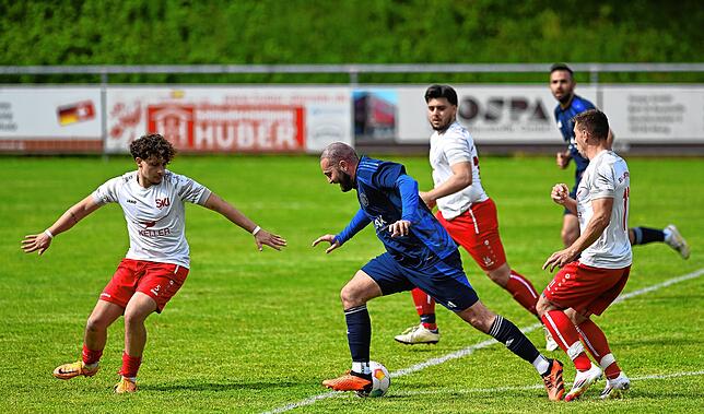 Bild 16: SV Blau-Weiß Murg gewinnt mit 2:1 gegen den SV Jestetten – und wir haben Fotos!