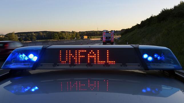 Neben der Polizei war auch die Feuerwehr im Einsatz. (Symbolbild)