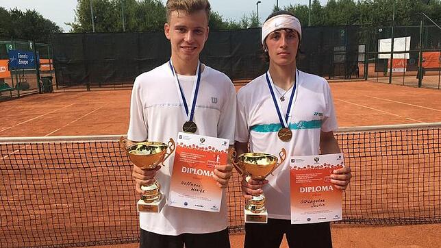 Europameister: Justin Schlageter (rechts) vom TC Dogern gewann in Moskau den Titel im U16-Doppel mit Moritz Hoffmann vom TC Ketsch. ...