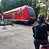Die Schwarzwaldbahn fährt wieder regelmäßig nach Konstanz &ndash; das Bild entstand im Oktober in Petershausen.