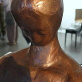 Eine frühe Bronzebüste aus der Studienzeit von Erwin Rehmann.