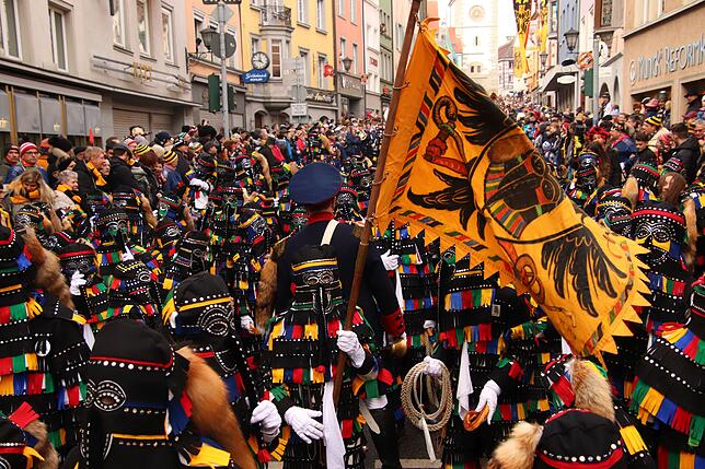 20. Narrentag in Überlingen. Bilder vom Sonntagsumzug.