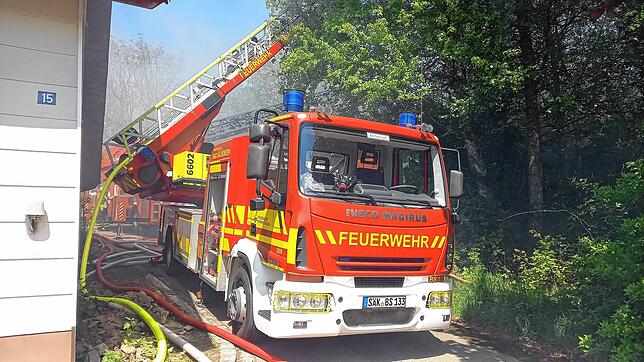 Bild 6: Wohnhaus in Flammen: So dramatisch war der Einsatz im Laufenburger Ortsteil Rotzel – die Bilder