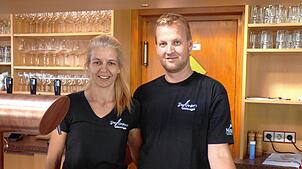 Sabrina und Jan-Gerd Akkermann haben Anfang August das frisch renovierte Vereinslokal des FC Steißlingen im Sportareal Mindlestal ...