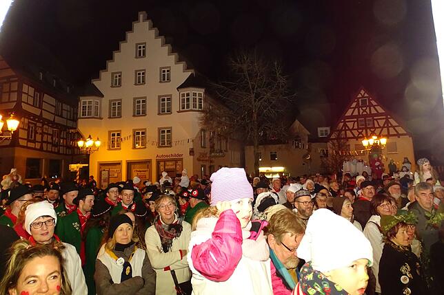 Das Streckgericht hat nichts von seiner Attraktivität verloren. Der Markplatz war proppenvoll.