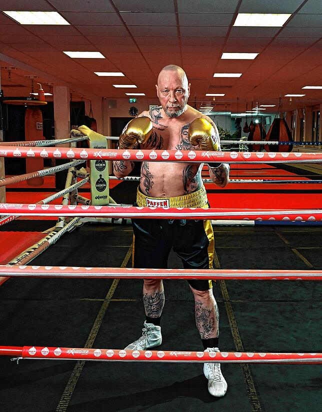 Uwe Hück beim Box-Training im Ring. 2025 will er Mike Tyson nach Deutschland holen.