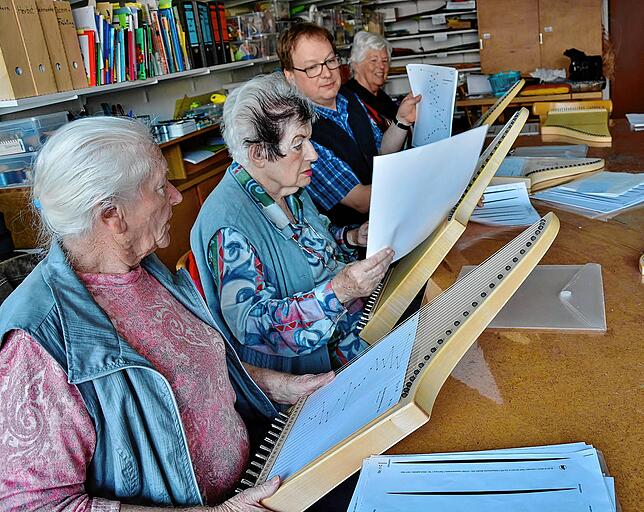 Angebote, wie das Spielen der Veeh-Harfe, gibt es für die Bewohner aktuell nicht.