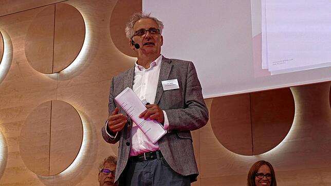 Professor Josef Jerg im Hospitalhof in Stuttgart beim Forum frühkindliche Bildung und Inklusion in Kindertageseinrichtungen in ...
