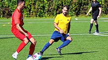 Der TSV Konstanz (rote Trikots) verlor gegen die SG Dettingen-Dingelsdorf.