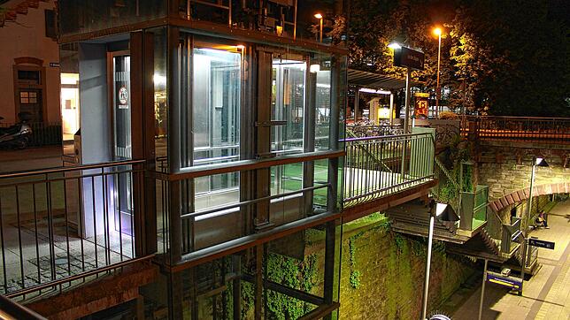 Der Bahnhof von Überlingen, ein Kriminalitätsschwerpunkt? Mancher Passant fühlt sich nachts hier unsicher. Die Zahlen aus der aktuell ...