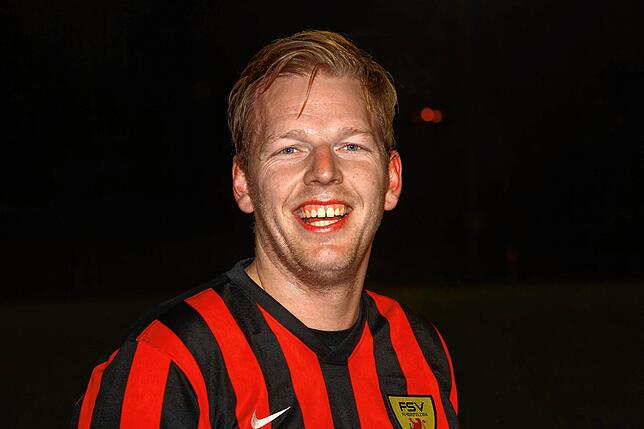 Verlängert: Dominik Uhrig bleibt auch in der Saison 2021/22 Cheftrainer der „Zweiten“ beim SV Herten.