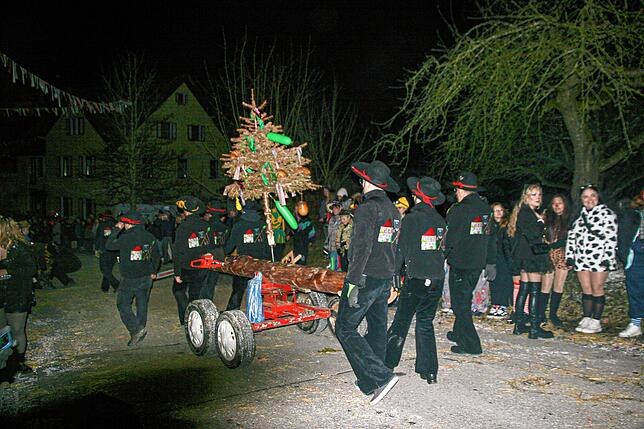 Bild 4: Sunnelöscherzunft feiert ihren 60. Geburtstag: Bilder vom großen Nachtumzug und der Geburtstagsparty