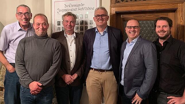 Der neue Vorstand (von links): Peter Kaiser (Altgeselle), Ralf Bartram (zweiter Ladenmeister), Gerd Jacobshaben (erster Ladenmeister), ...