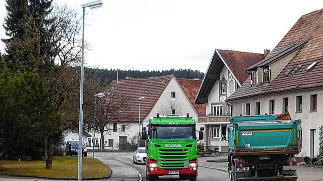 Die Häufung derartiger gefährlicher LKW-Begegnungen in Überauchen befürchten nicht nur die Einwohner dieses Brigachtaler Ortsteiles.