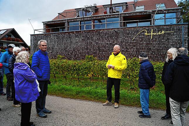 Bild 3: Bilder von der Dorfwanderung vom Rathaus zum Seeufer über Harlachen bis zum Kindergarten