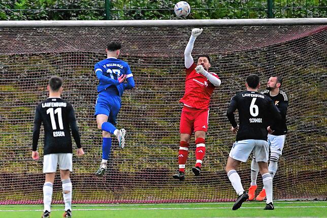 Bild 5: SV 08 Laufenburg sichert ein 1:1 gegen FC Waldkirch &ndash; und wir haben die Bilder!