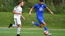 Schwere Zeit: Amin El-Ghazi (rechts auf dem Archivbild, gegen Konstantin Heidt von der U23 des SV 08 Laufenburg) musste vor wenigen ...
