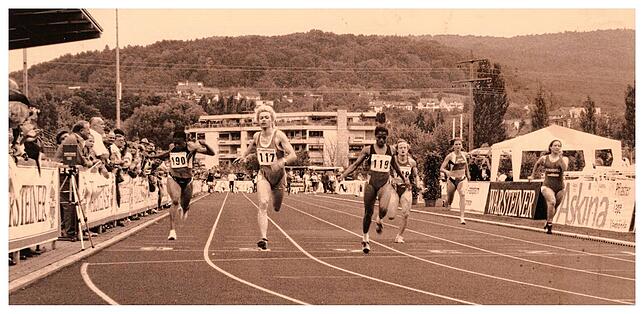 Leichtathletik-Meeting 1998: Die schnellste Frau über 100 Meter war die Tschechin Erika Suchovska (2. v. links), die mit 11,59 Sekunden ...