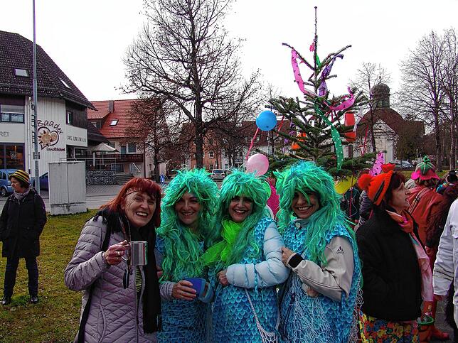 Bild 17: Dunschtig in Stefansfeld unter dem Narrenbaum
