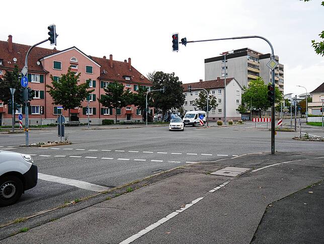 Am Praxedisplatz könnte nach dem Wunsch von OB Bernd Häusler ein Kreisverkehr die Verkehrssituation entzerren.