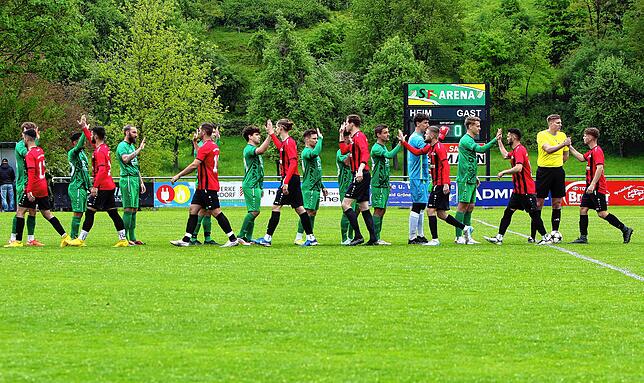 Bild 1: FC Bodman-Ludwigshafen gewinnt beim TSV Aach-Linz mit 4:2. Wir waren mit der Kamera dabei!