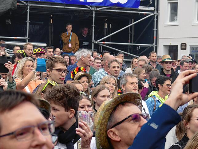 Bild 6: Bilder vom Konzert mit Vanessa Mai beim Markdorf Open Air (Teil 2)