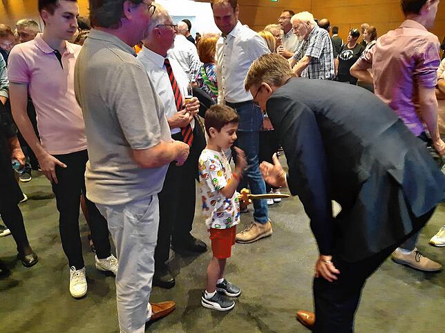 Bild 23: OB-Wahl: Das sind die Bilder der Wahlparty in der Stadthalle