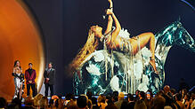 Hier ist Beyoncé bei den Grammys zu sehen. Aktuell wird der Sängerin vorgeworfen die Inflation in Schweden anzutreiben.