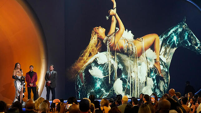 Hier ist Beyoncé bei den Grammys zu sehen. Aktuell wird der Sängerin vorgeworfen die Inflation in Schweden anzutreiben.