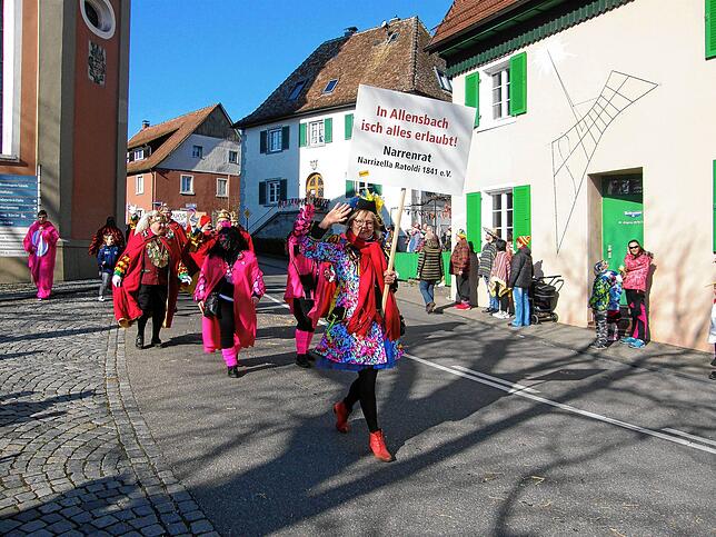 Erstmals am Fasnetmäntig in Allensbach dabei: eine Abordnung der Radolfzeller Ratoldi.