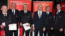 Ehrungen für 40 Jahre Einsatzdienst für die Feuerwehr Sipplingen: (von links): Matthias Bülow, Jürgen Schirmeister (stellvertretender ...
