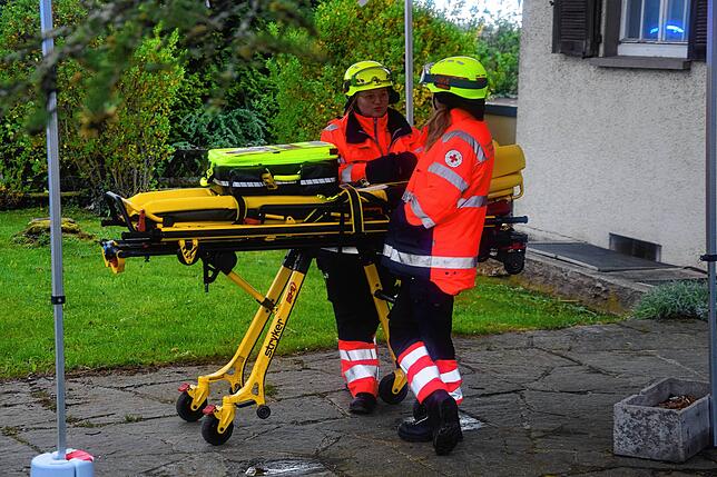 Bürgermeister Dietmar Zäpernick dankte den einzelnen Rettungskräften für ihren Einsatz.