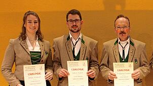 Die Geehrten des Musikvereins Alpenblick für langjährige Mitgliedschaft (von links): Alina Schmidt, Simon Ücker, Wolfgang Lauber.