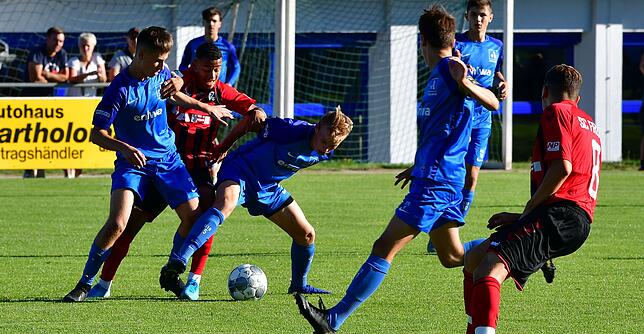 Bild 26: U19 des SC Freiburg besiegt die U18 des Team Aargau beim SV Waldhaus mit 6:0 &ndash; wir haben die Bilder!