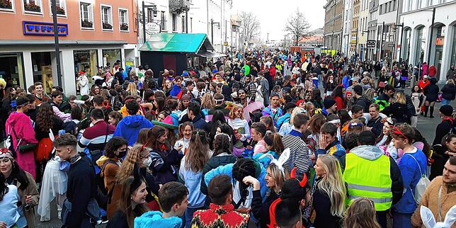So sieht es auf der Marktstätte um etwa 13.50 Uhr am Schmotzigen Dunschtig aus.