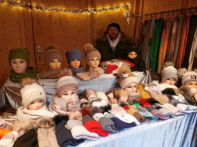 Ob Nahrhaftes, Kleidung oder Accessoires – auf dem Weihnachtsmarkt ist für jeden etwas dabei.