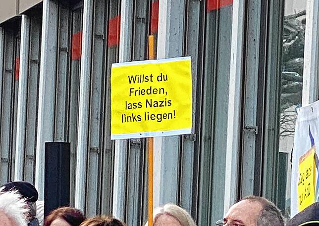 Bild 13: &bdquo;Deutschland ist bunt&ldquo;: Bilder von der Demonstration gegen rechts in Radolfzell