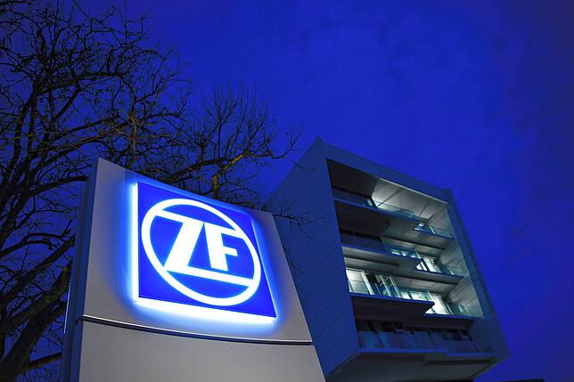 Die ZF Friedrichshafen AG hat ihren Hauptsitz am Bodensee. Für den Automobilzulieferer arbeiten weltweit etwa 168.700 Mitarbeiter.