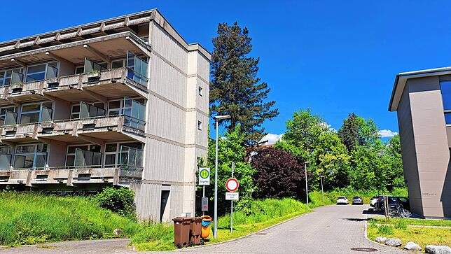 Wahrscheinlich muss hier die Bürgerbushaltestelle weichen, da zahlreiche Stellflächen für die möblierten Appartements geschaffen werden.