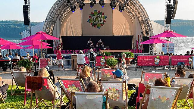 Die Seebühne im Uferpark der Landesgartenschau ist lediglich als temporäre Einrichtung genehmigt. Die Bürger hoffen jedoch, dass die ...