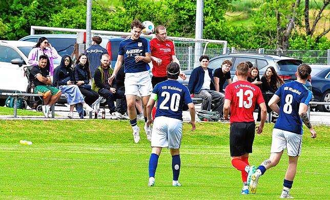 Bild 32: FC Hochrhein besiegt den VfB Waldshut mit 4:2 – wir haben Fotos!