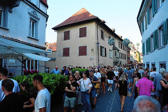 Bild 28: Gassenfreitag im Juli: Konstanzer feiern ausgelassen den Gassenfreitag am 4. Juli