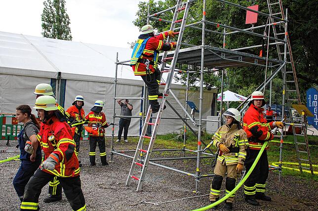 Bild 12: Auftakt des Feuerwehrfests mit 68. Kreisfeuerwehrtag
