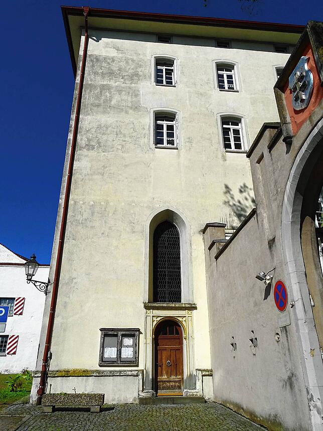 Die Dreikönigskapelle wird auch als Spitalkapelle bezeichnet.