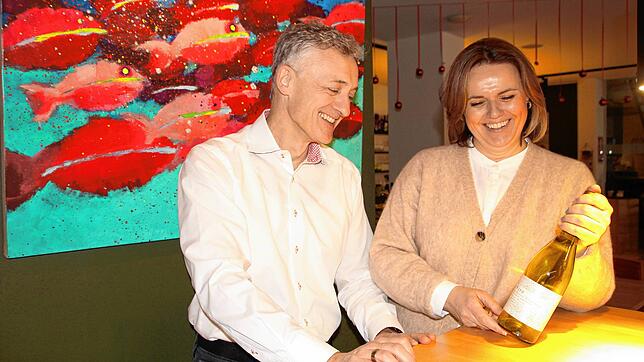 Magdalena und Michael Linnig werden das &bdquo;Ambasadorka&ldquo; weiterführen, werden den Schwerpunkt aber wieder mehr auf Wein setzen.