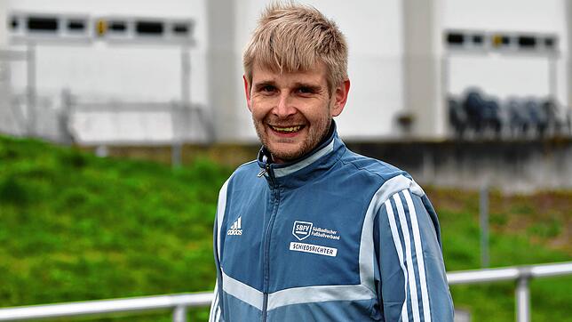 Ramon Leisinger ist seit Jahresbeginn der Obmann der Schiedsrichter im Bezirk Hochrhein. Der 33-Jährige begann als Kind beim SV ...